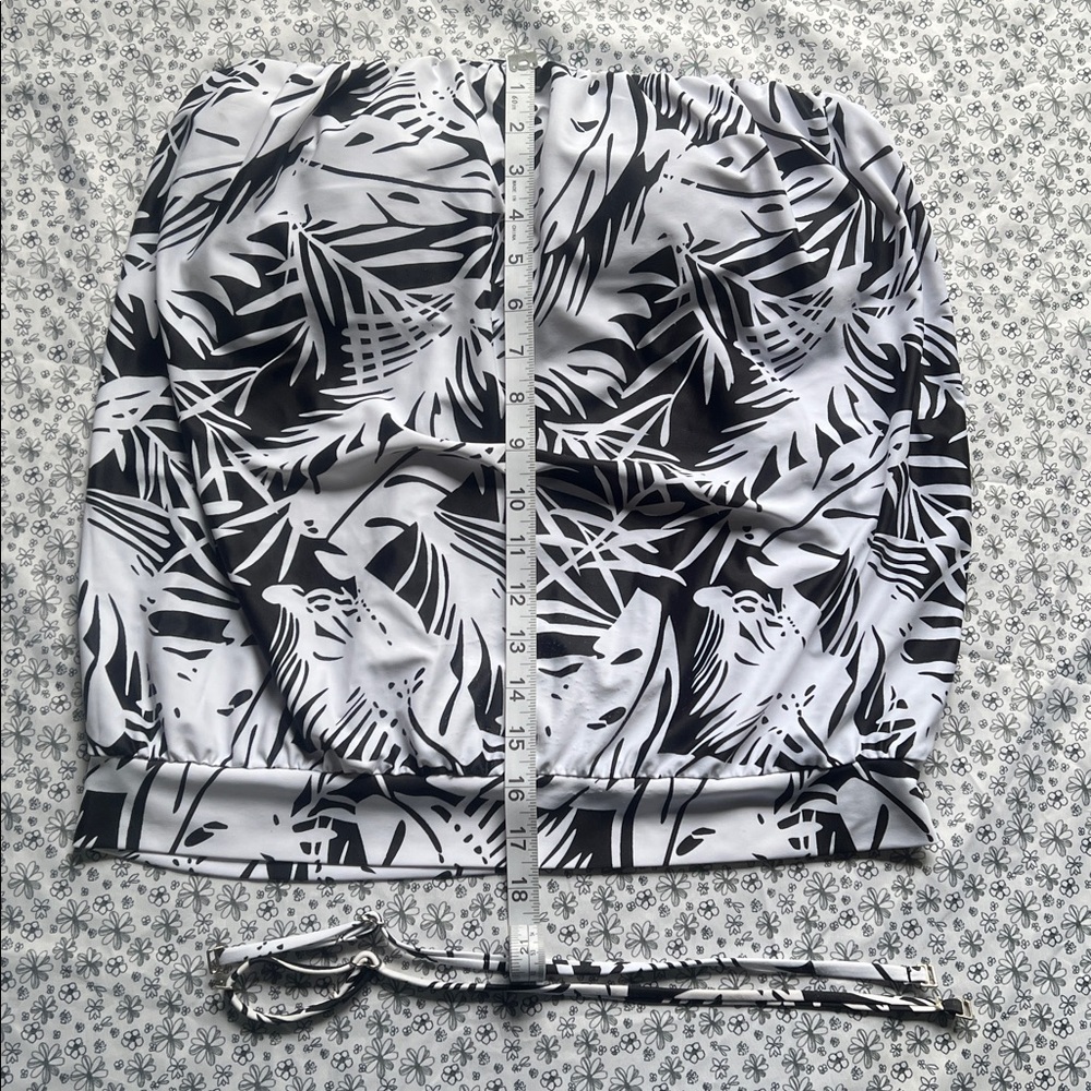 Black and White Tropical Print Women's Swim Top